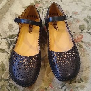 Brand New Pikolinos Flats